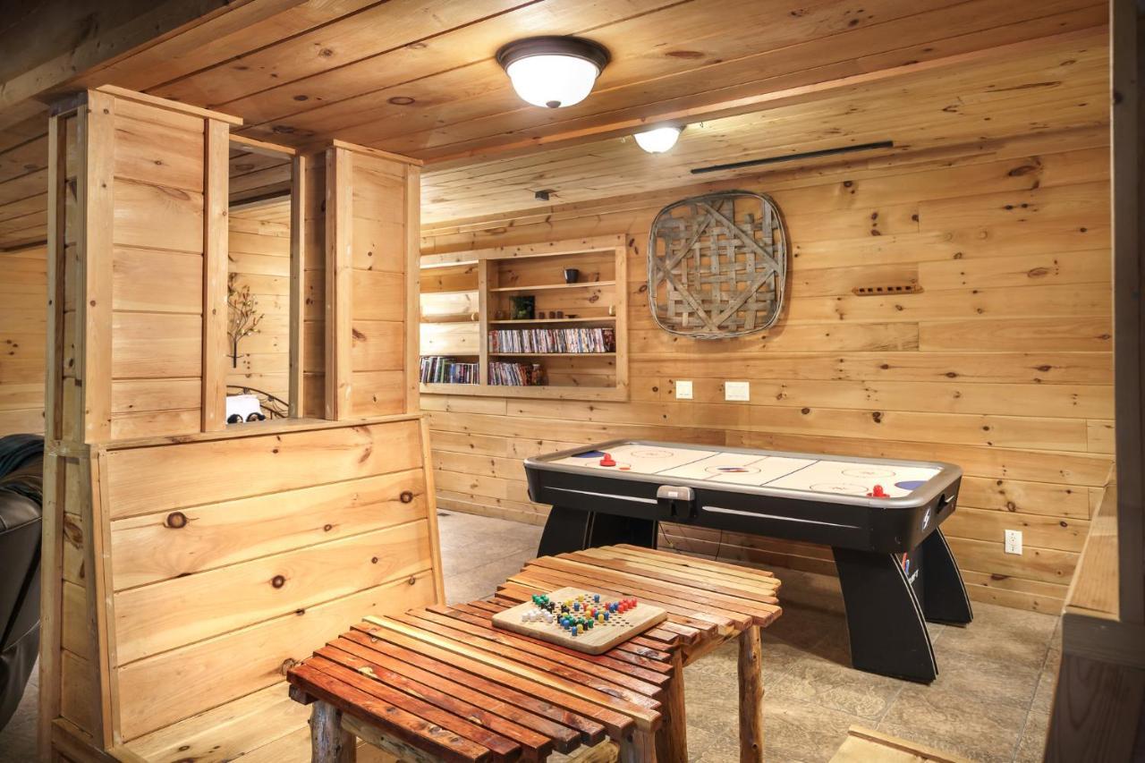 Glori'S Retreat, Game Room, 1089 Of Free Attraction Tickets For Each Paid Day, Dollywood And More Pigeon Forge Exterior photo